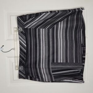 LADY Hagen Empower Variegated Stripe Skort Black/White Size 12